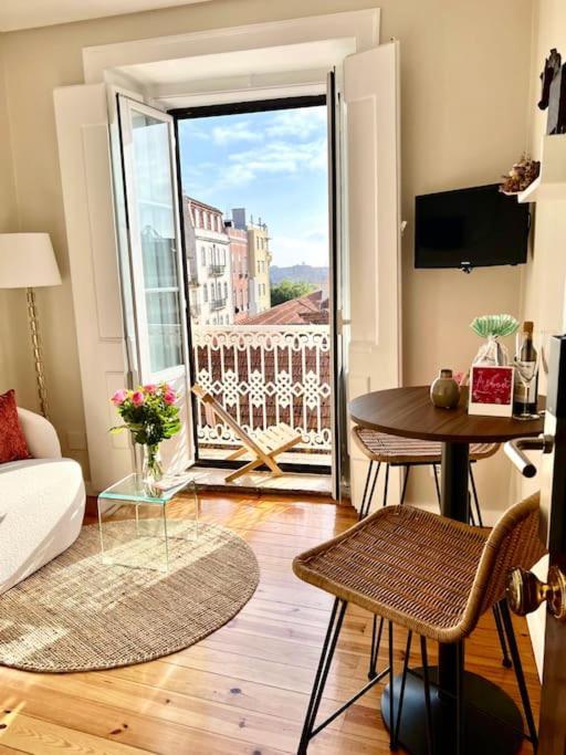 Stylish & Sunrise From Your Sofa - Stay! Lisboa